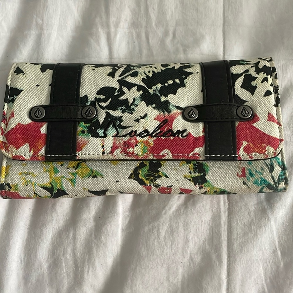 Volcom wallet